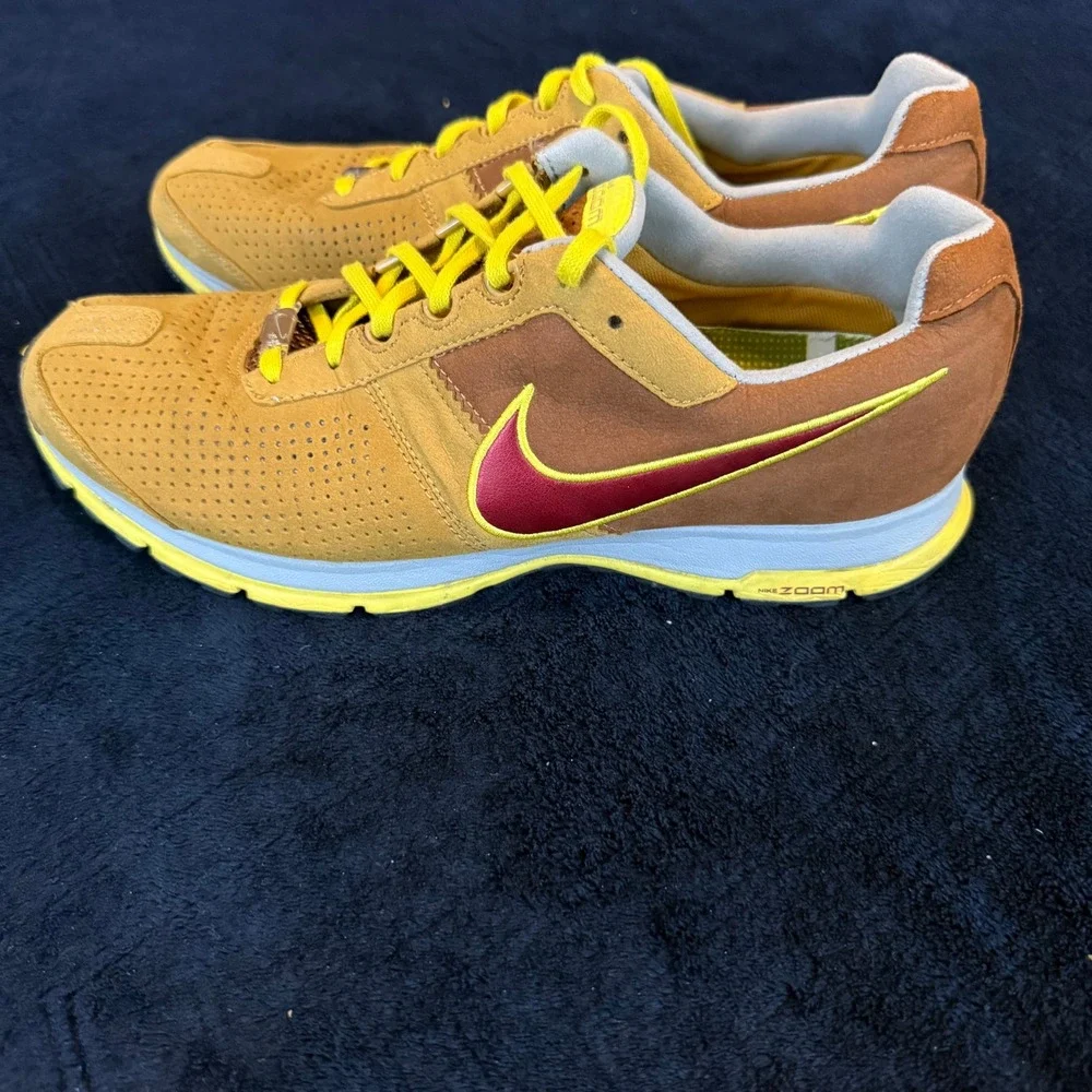 Nike Zoom Moire Mens Wheat Gold Team Red Running Shoes 316801-761‎ Size 9.5
